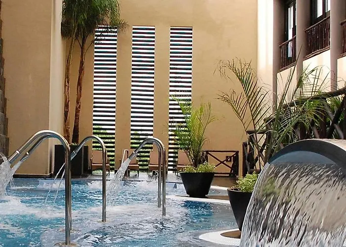 Apartment Lagoonfront With Pool And Access *