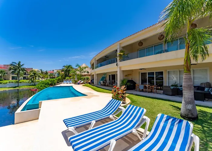 Lagoonfront With Pool And Access Puerto Aventuras