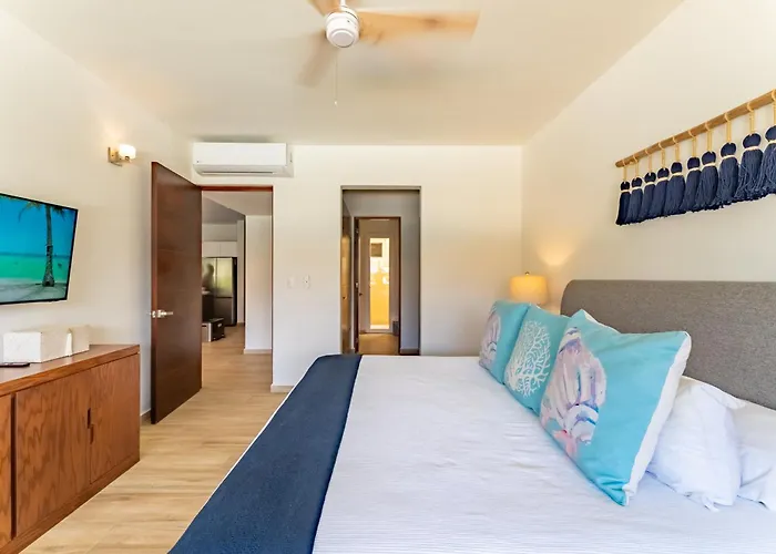 Apartment Lagoonfront With Pool And Access
