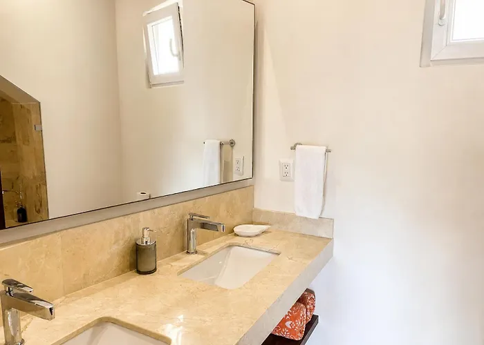 Lagoonfront With Pool And Access Puerto Aventuras