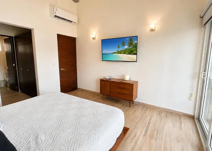 Lagoonfront With Pool And Access Puerto Aventuras