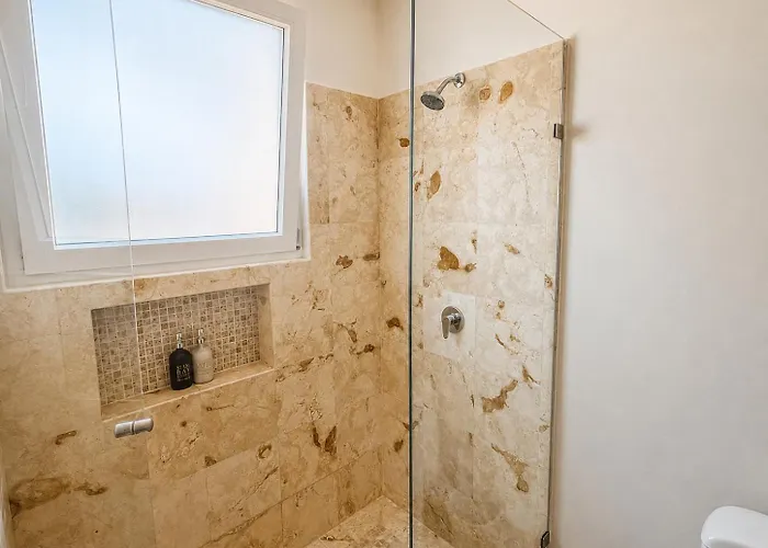 Apartment Lagoonfront With Pool And Access